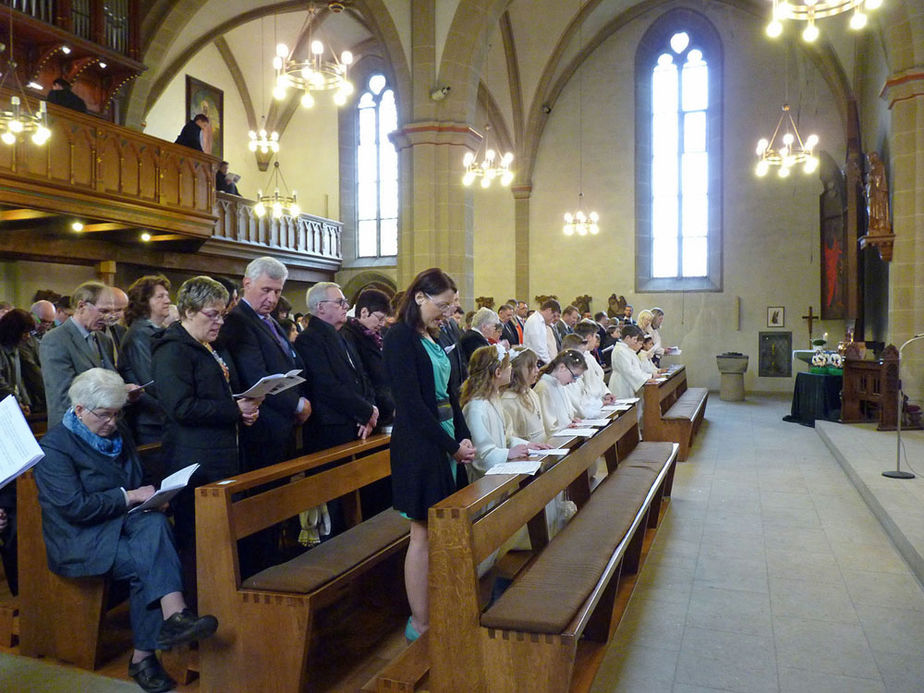 1. Heilige Kommunion in St. Crescentius (Foto: Karl-Franz Thiede)